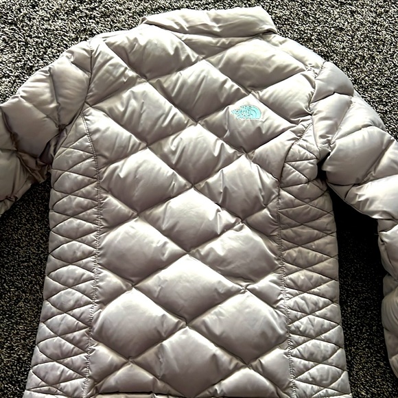Kids Winter coat.Like New - Picture 5 of 6